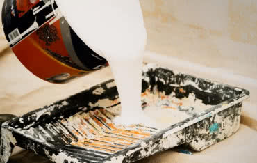 Jak dobrać farbę do wnętrza? Rodzaje farb i ich przeznaczenie